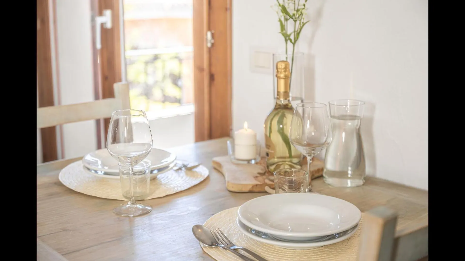 Tranquil Palau Green Village 1 Bedroom Apartment B4P-Premier Sleeps 4 Persons